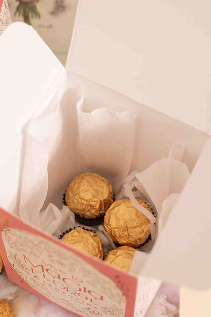 Chocolates Ferrero Rocher x8 en caja de lujo, complemento para bouquets y arreglos de Clementina Medellín