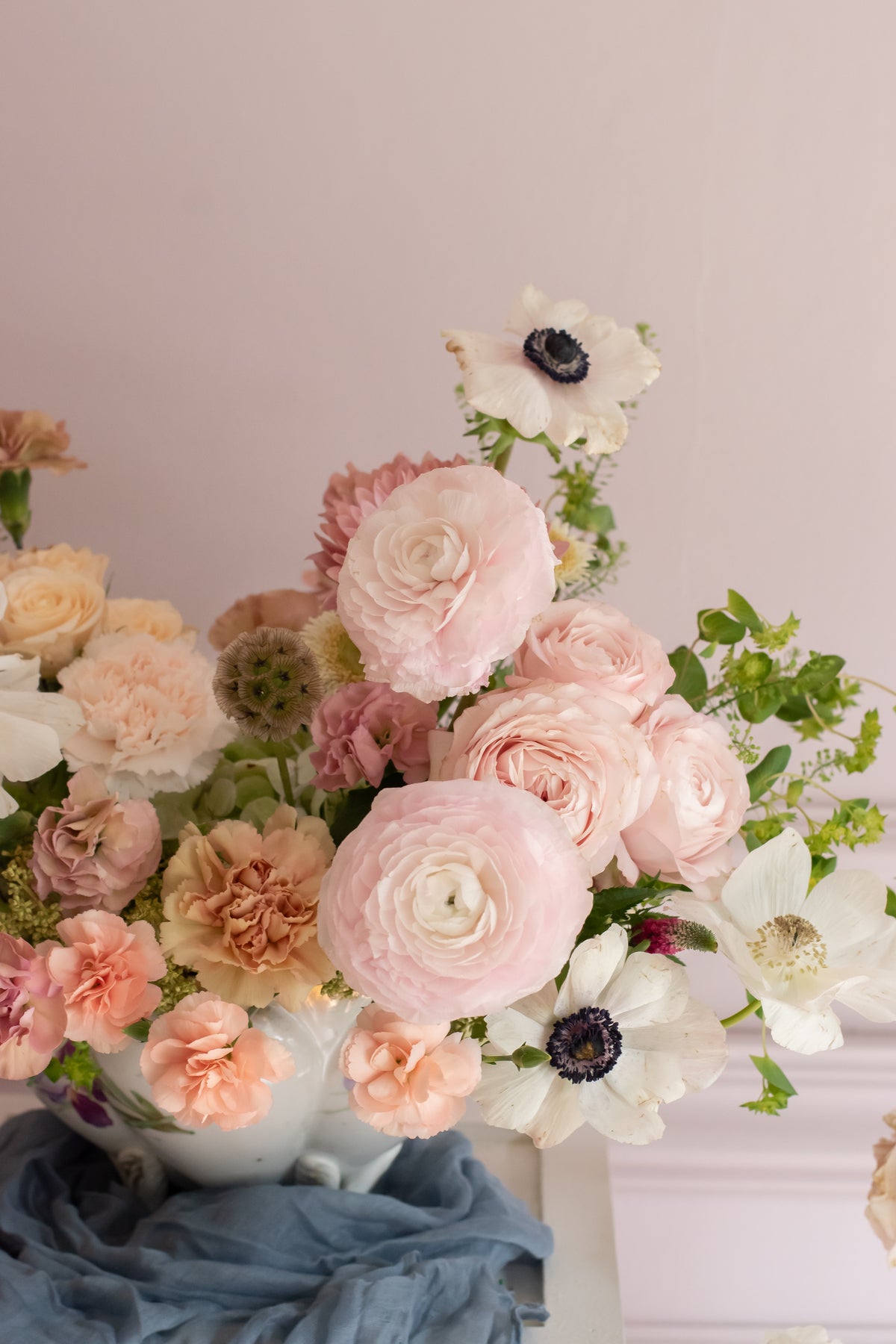 Bodegón floral en urna de cerámica – curso corto de Clementina Flower School (2)