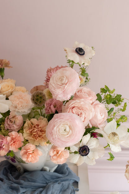 Bodegón floral en urna de cerámica – curso corto de Clementina Flower School (2)