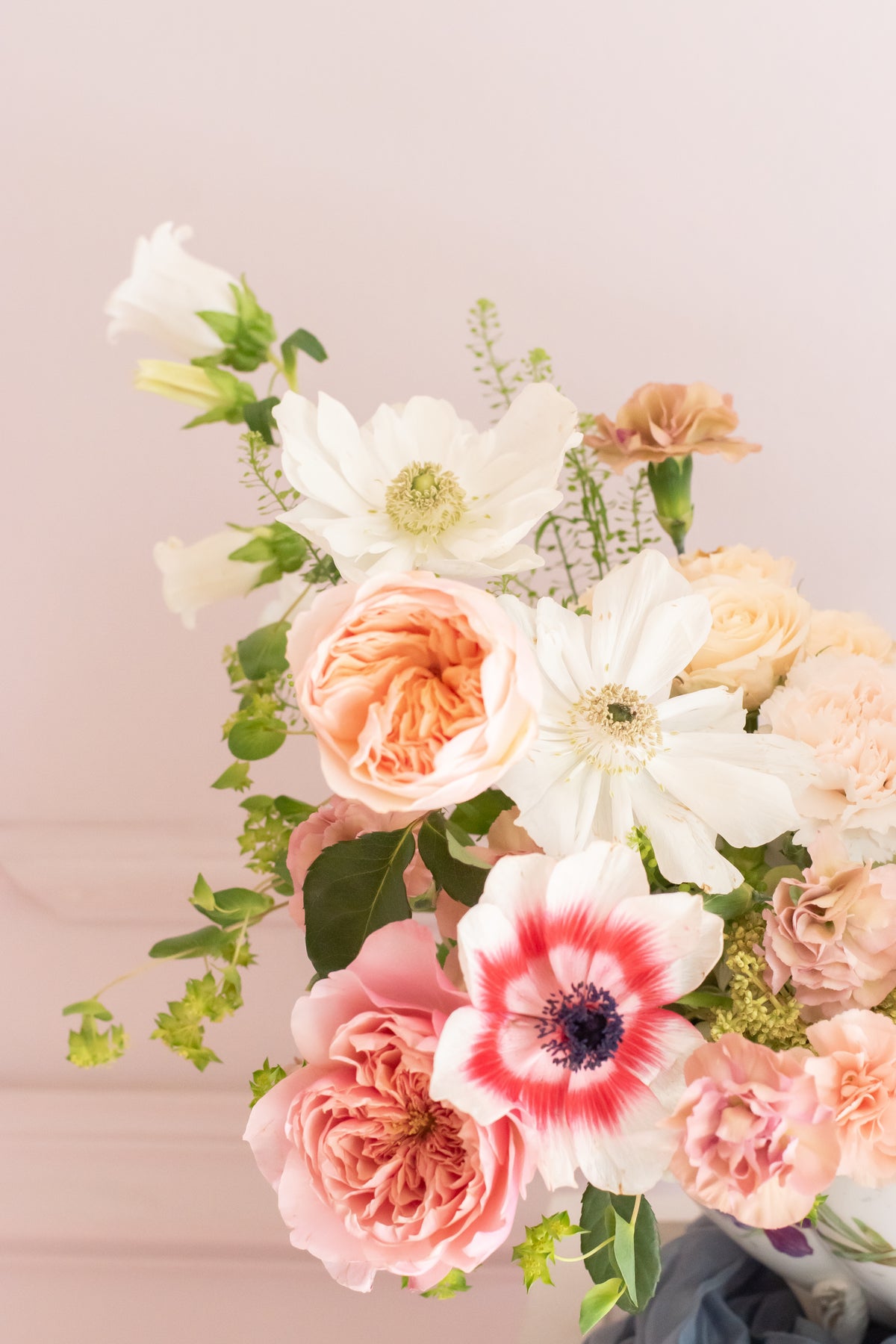 Bodegón floral en urna de cerámica – curso corto de Clementina Flower School (3)